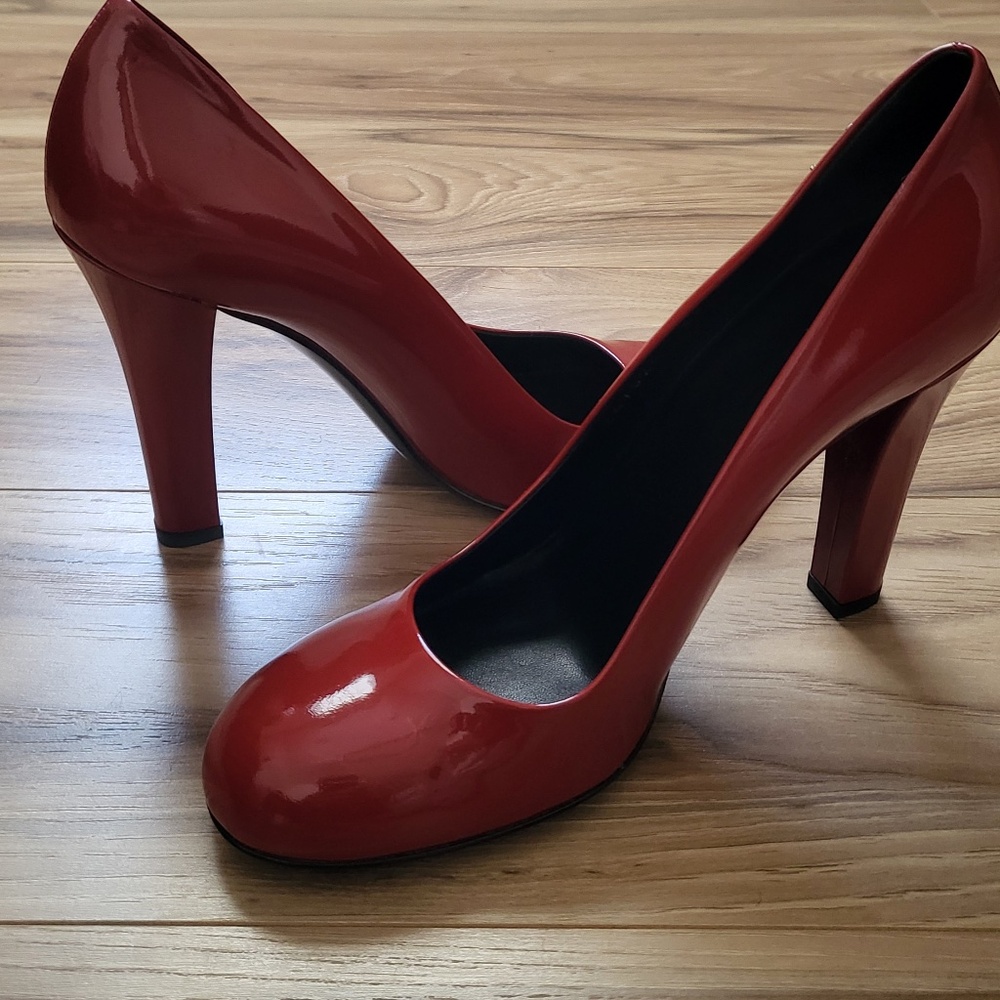 Gucci heels